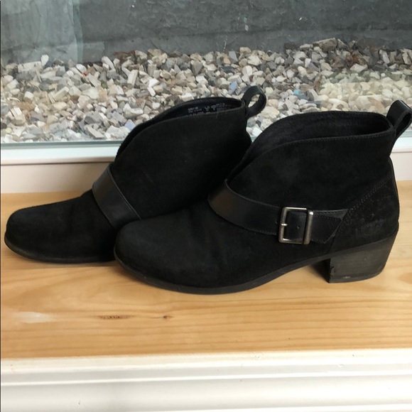 UGG Australia Wright Belted Booties Boot Shoes 8 - Picture 4 of 10